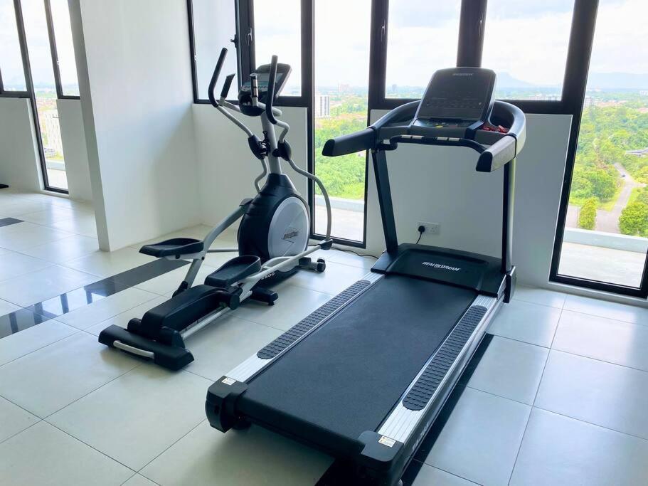 The Podium-3r2b-free 2 Parking-12 Pax-d323 Apartment