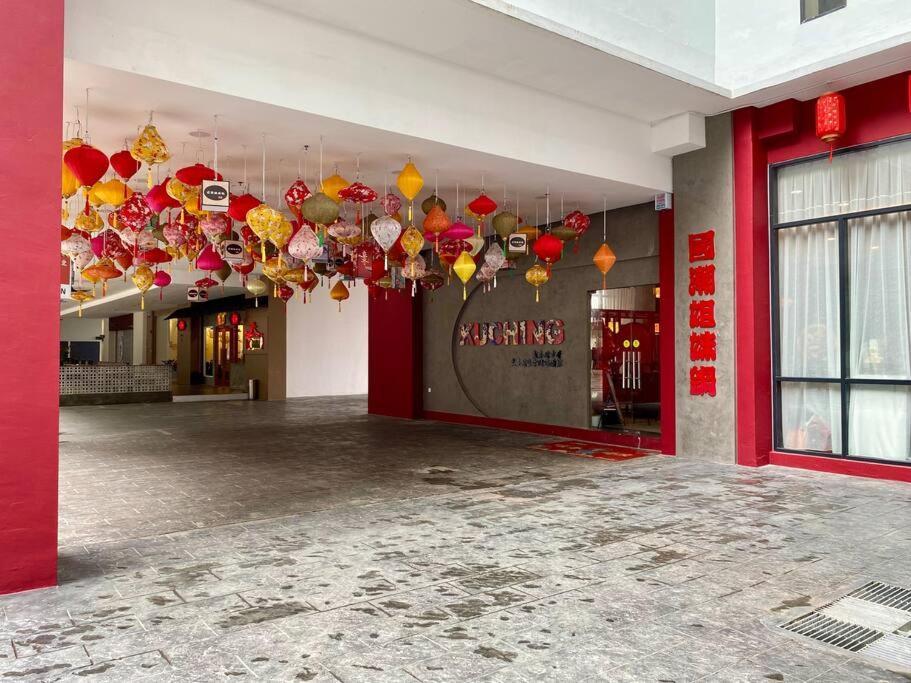 Apartment The Podium-3r2b-free 2 Parking-12 Pax-d323 Kuching