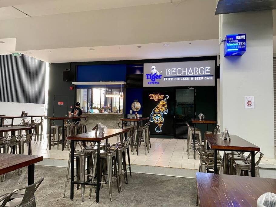 The Podium-3r2b-free 2 Parking-12 Pax-d323 Kuching