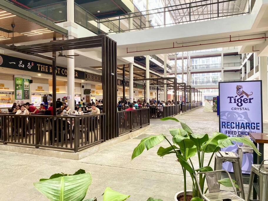 The Podium-3r2b-free 2 Parking-12 Pax-d323 Apartment